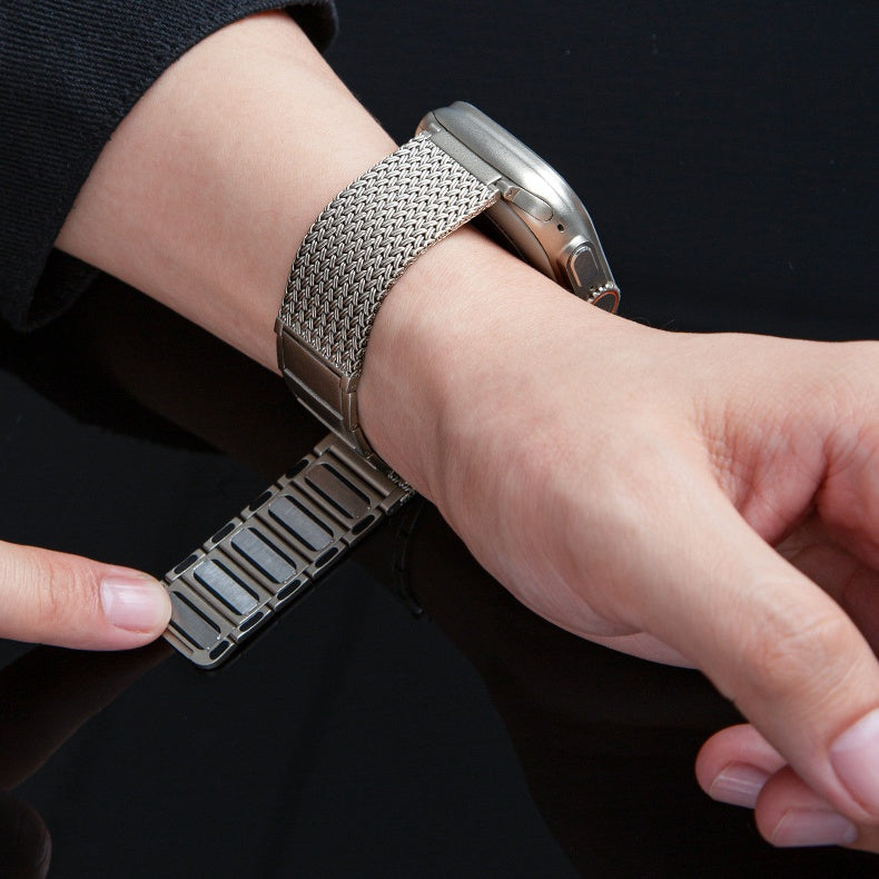 Magnetic Quick-Release Smartwatch Strap: Adjustable for All Wrist Sizes