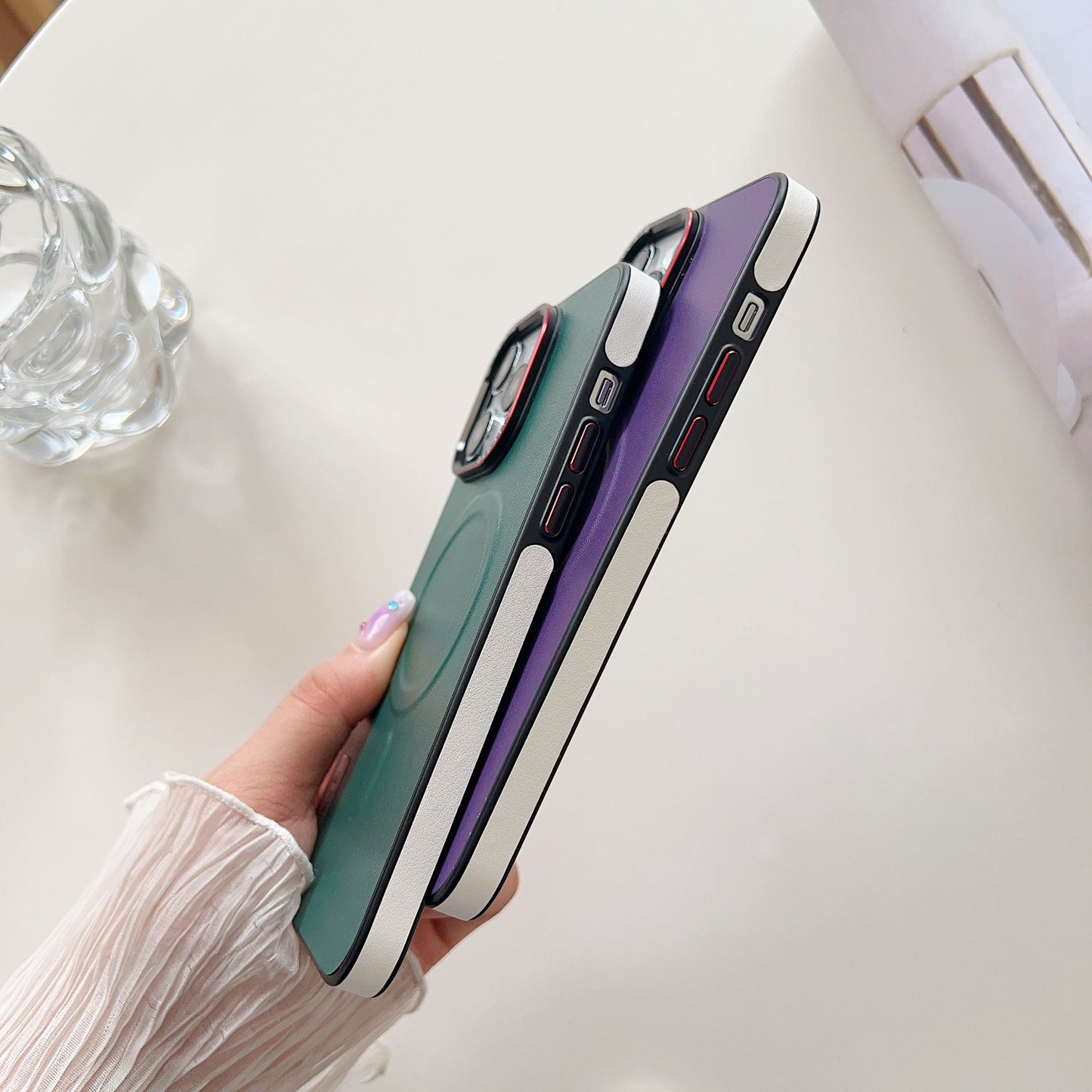 Minimalist Magnetic iPhone Case - Elegance Meets Functionality