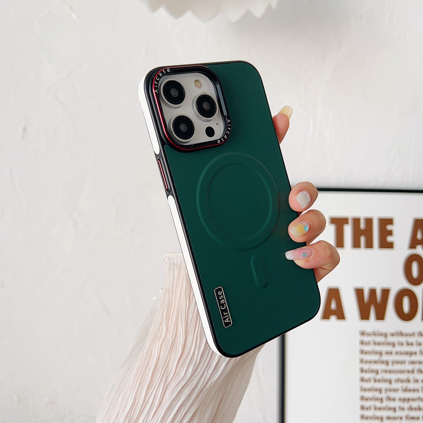 Minimalist Magnetic iPhone Case - Elegance Meets Functionality