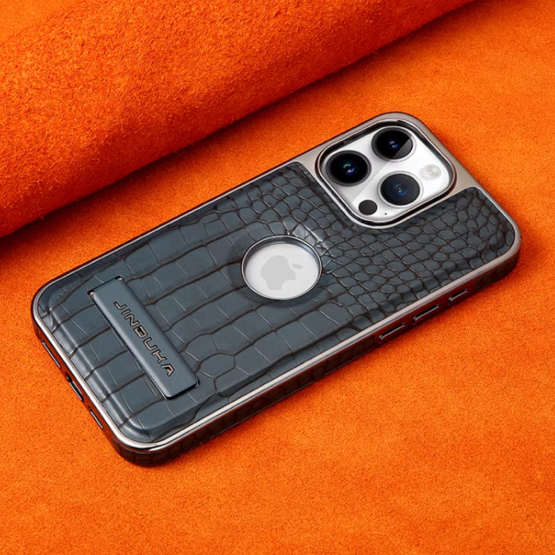 LuxGuard Crocodile Leather Case – MagSafe & Stand Function