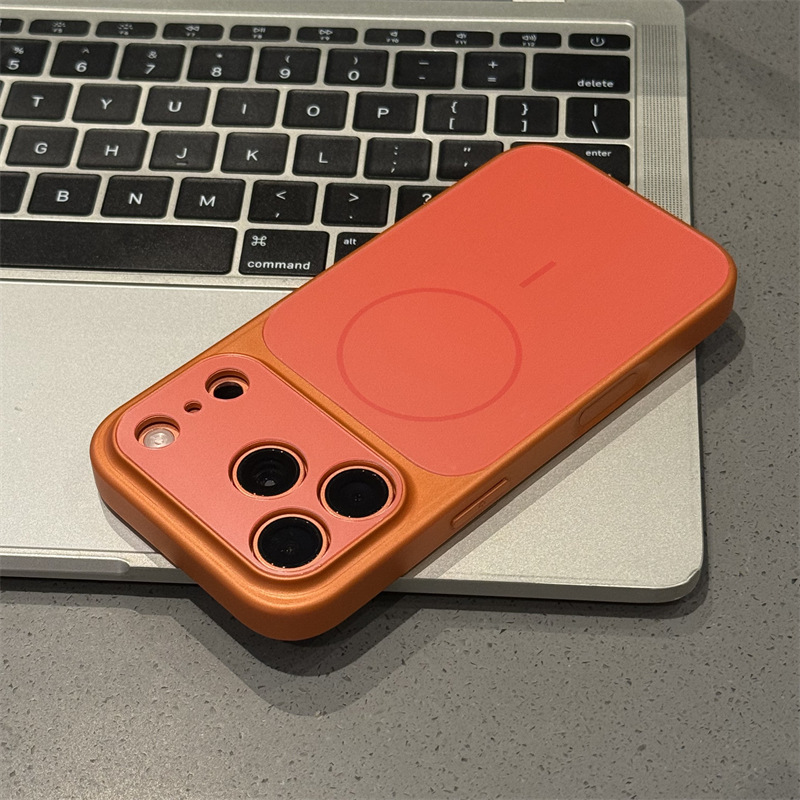Velora MetalTouch Case – MagSafe Compatible & Smudge-Free
