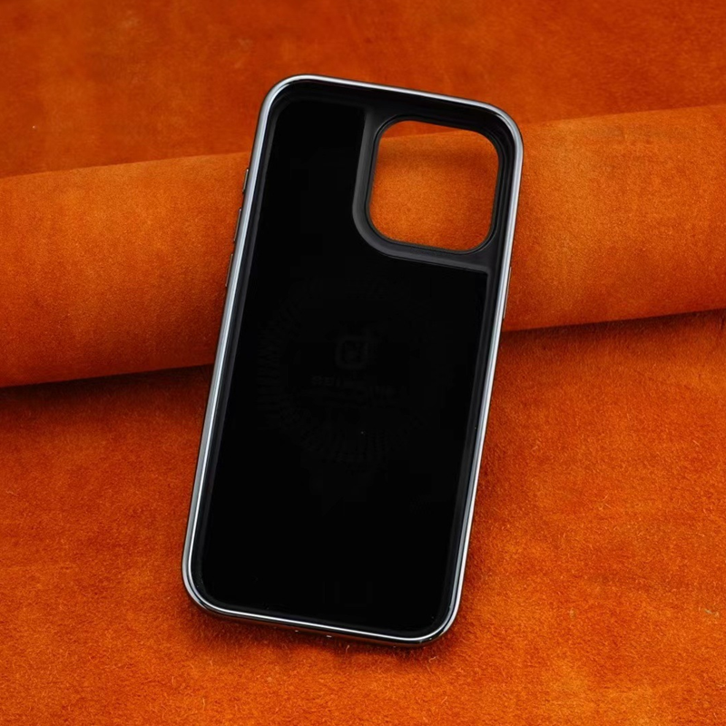 AurumLuxe Leather Kickstand Case – Premium Texture & MagSafe Support
