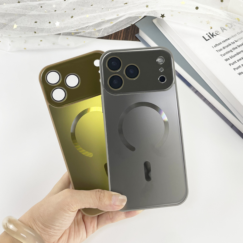 CrystalSpark MagSafe Case – Fashionable Shine & Durable Defense