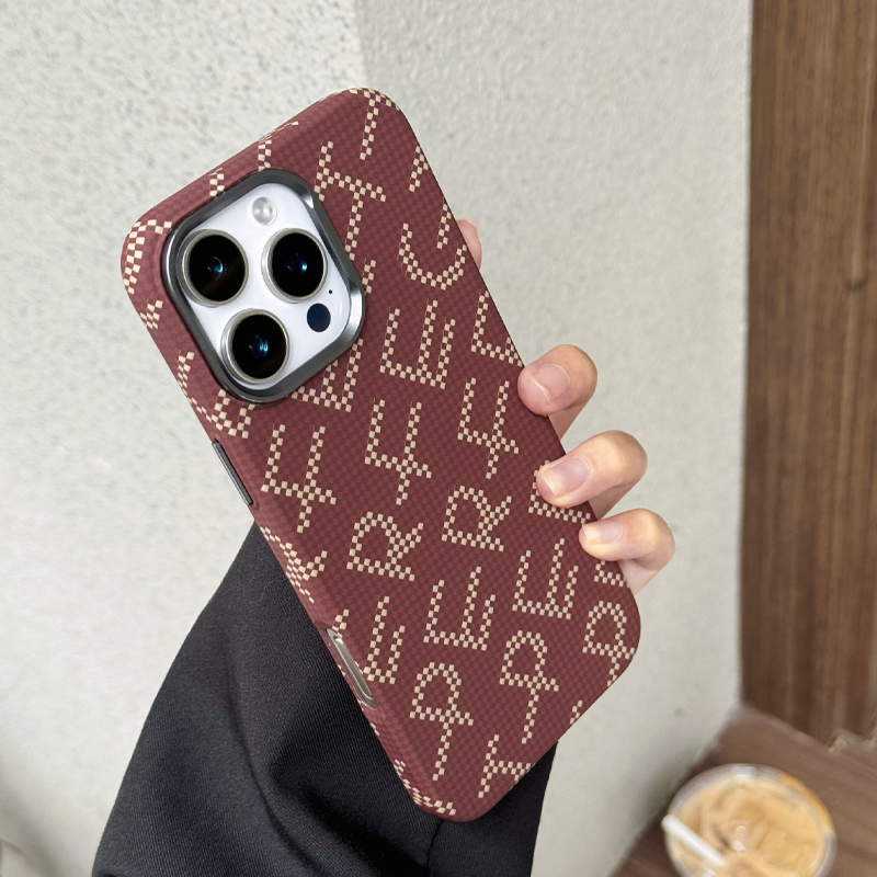 UrbanEdge LetterPrint Carbon Fiber Case – MagSafe Compatible & Stylish Protection