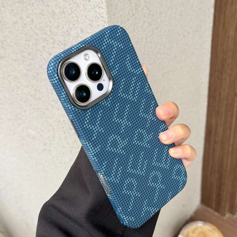 UrbanEdge LetterPrint Carbon Fiber Case – MagSafe Compatible & Stylish Protection