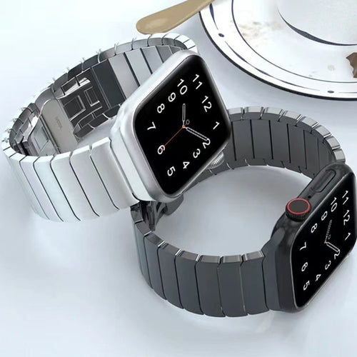 Adjustable Metal Apple Watch Band: Personalized Fit & Style