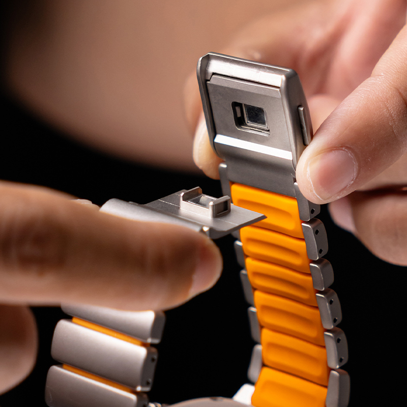 DuraLink™ DLC-Coated Hybrid Apple Watch Band – Metal & Silicone Magnetic Strap