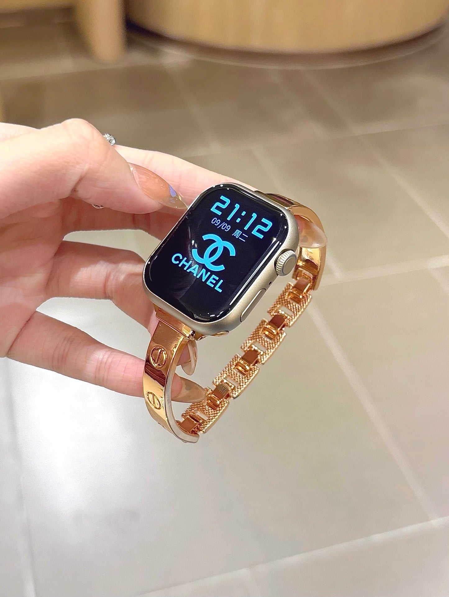 LuxeCross™ Bangle-Style Apple Watch Band – Polished Metallic Finish