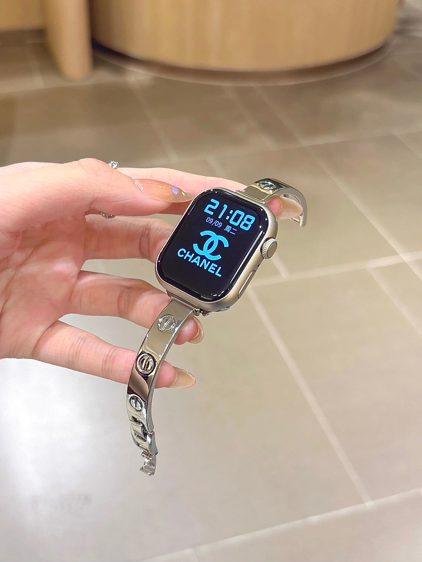 LuxeCross™ Bangle-Style Apple Watch Band – Polished Metallic Finish