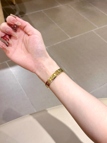 LuxeCross™ Bangle-Style Apple Watch Band – Polished Metallic Finish