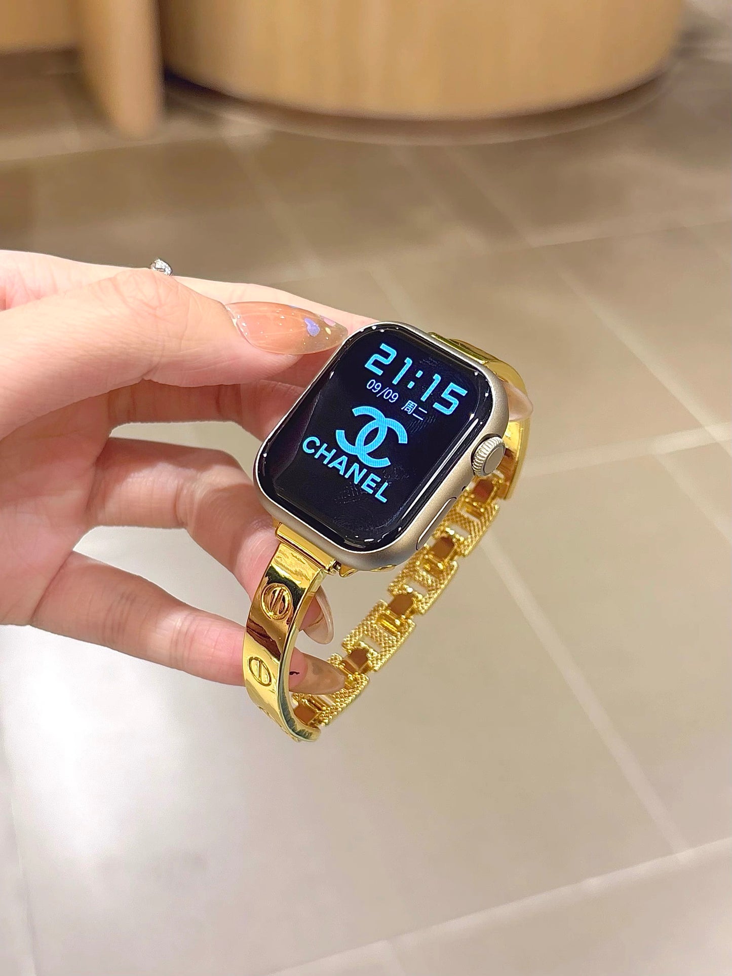 LuxeCross™ Bangle-Style Apple Watch Band – Polished Metallic Finish